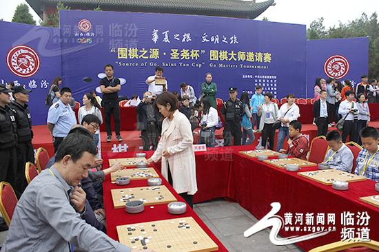 韩国职业六段棋手权孝珍车轮战