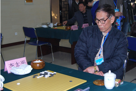 洛阳功勋围棋教练李太平