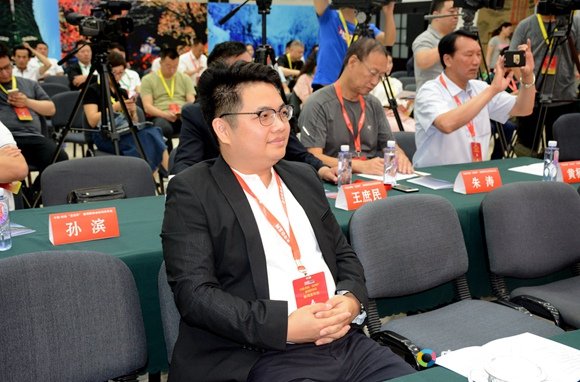 在辉南创造了1：26蒙目棋吉尼斯世界纪录的蒋川出席发布会