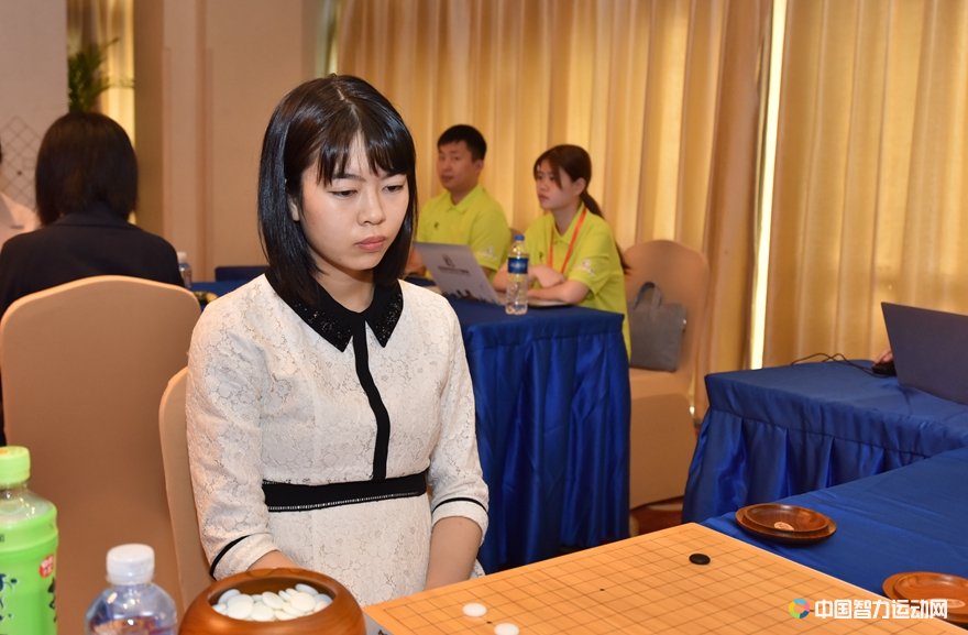 上野爱咲美成为8强里唯一的日本棋手