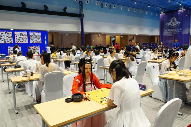 妇女界围棋表演赛