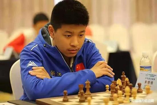朱恒佚在第四届全国智力运动会国际象棋比赛中